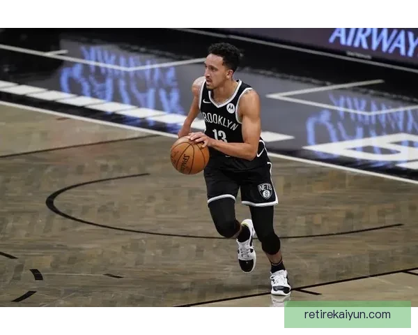 格纳布里战术适应显著提升，状态回暖引发球迷关注